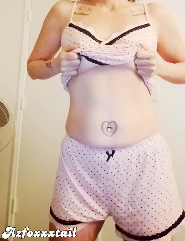 AzFoxxxTailPhelicia: Sevgililer günü sexystrip