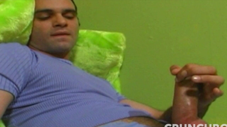 THE BIG BULGE STUDIO: Hetero pero no a chupar un ebite