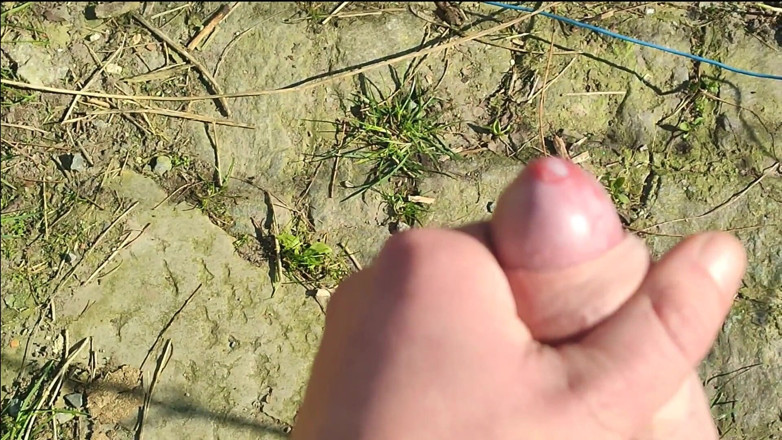 Sara B: Jerk and pee in the garden (POV)