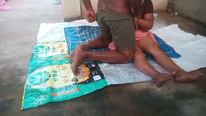 Priyanka314: Dì Desi Priyanka đụ với cậu bé của mình