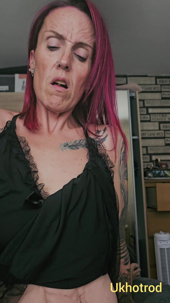 UK Hotrod: Vroege ochtend pijpbeurt tot harde cowgirl-creampie
