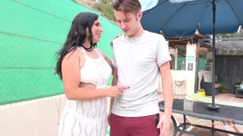 Sultry Spanish MILF Linda Del Sol Seduces the Pool Boy