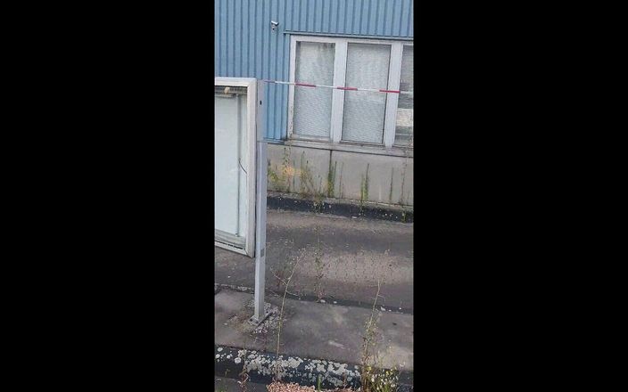 Twinkboy studio: Немецкий твинк дрочит обнаженной на улице