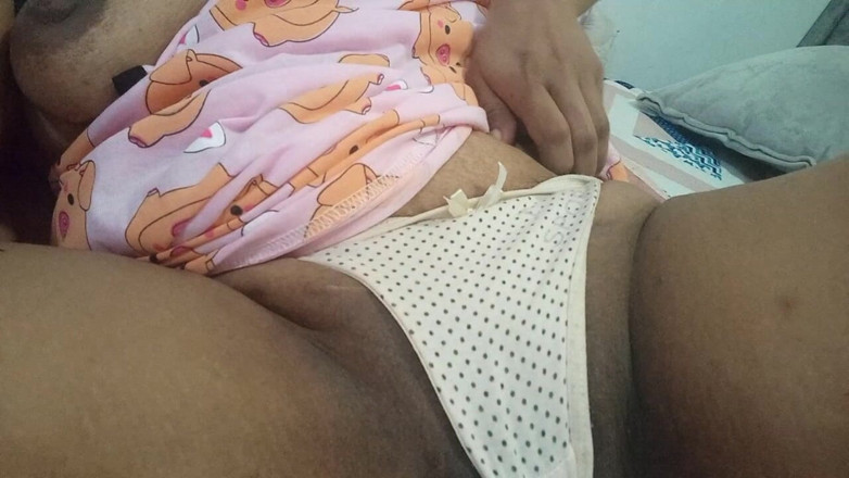 PATY PATY: kaale baal vaali beb hot raat men hastamaithun karti hai...