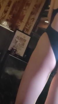 Revela traje de baño demuestra irresistible, la atracción instantánea convierte el momento en el 1er eléctrico