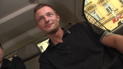 German amateur - 100% German hardcore videos: Vyzvednutá chůzka je ošukaná do sucha v autě