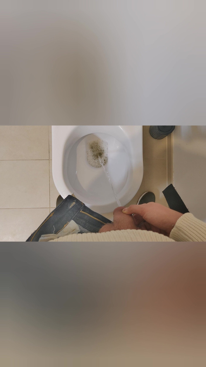 Bayer911: Ung mager vit pojke Piss Mix