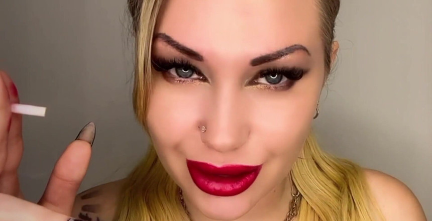 Goddess Misha Goldy: Asmr a mindfucking kouření JOi vypouštění podívejte, kdo to je,...