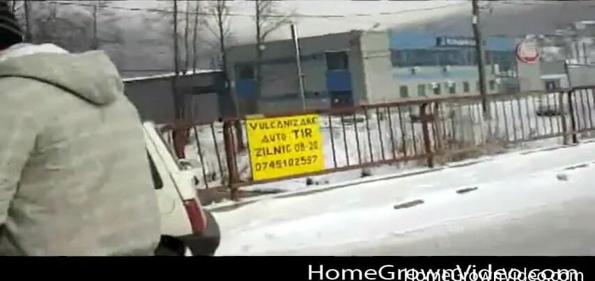 Homegrown Anal Sex: Capiati și Baby xxx fac o ejaculare înăuntru anală în aer liber