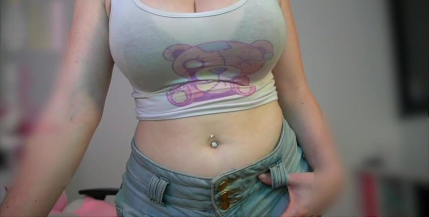 Veronikavonk: Ragazza calda con un corpo perfetto si veste