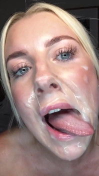 Emily Si Istri Hot Dientot Pakai Cincin Sebelum Dientot Habis-habisan