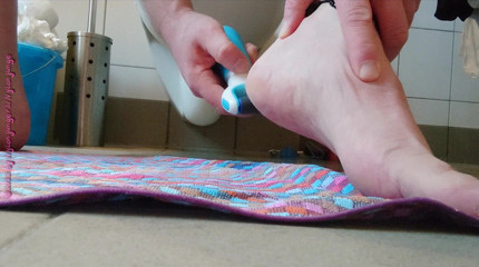 Carmen_Nylonjunge: My little pedicure ** Left **