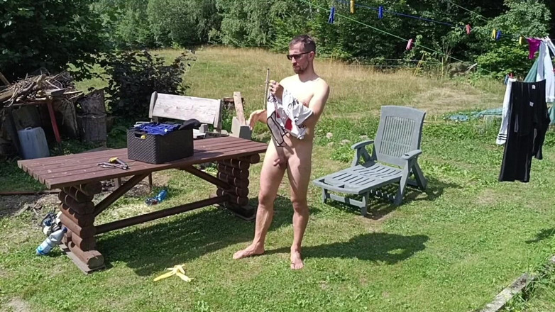 kickerscooter: Jerking off While Hanging Out the Laundry