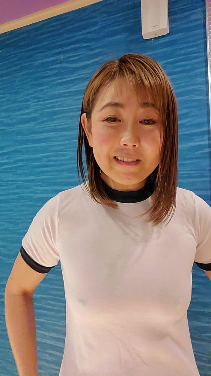 Mayumi Kanzaki: Essayez Des Tenues Spéciales De Sport