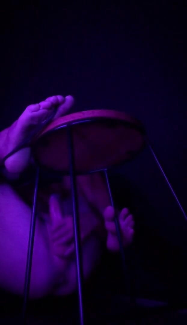 Ladydick: Líbí se mi na židli