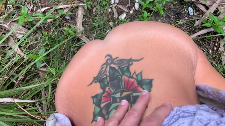 Farmers Wifey: Surprise Mouth Cum Caught Pedestrian Watchs Blowjob