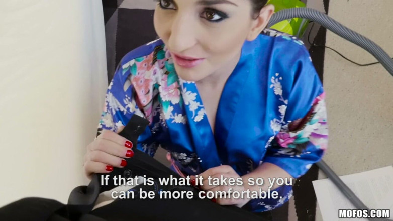 Latina Sex Tapes: Latina Sex Tapes - Spanish Babe Seduces Salesman