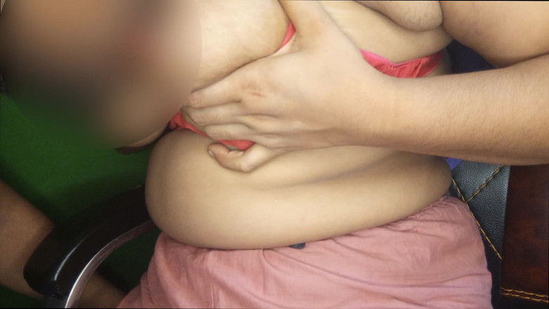 Dhaka studio: Oggi ho nutrito la mia amica una grande quantità di...