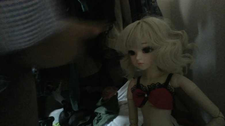 Alessa Doll Lover: 射在 alessa 内衣上