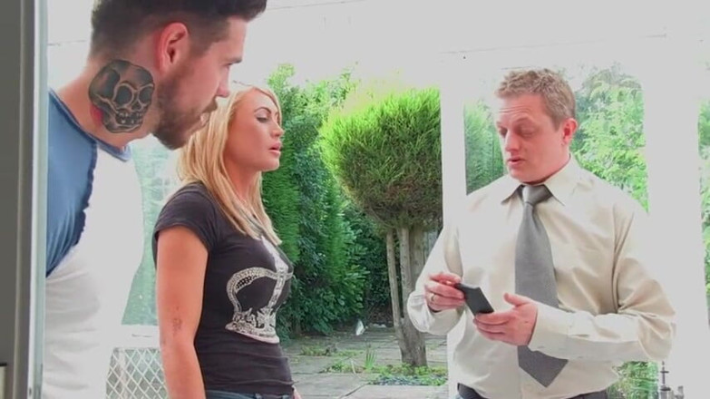 UK Babes: Loira dona de casa anseia por pau duro