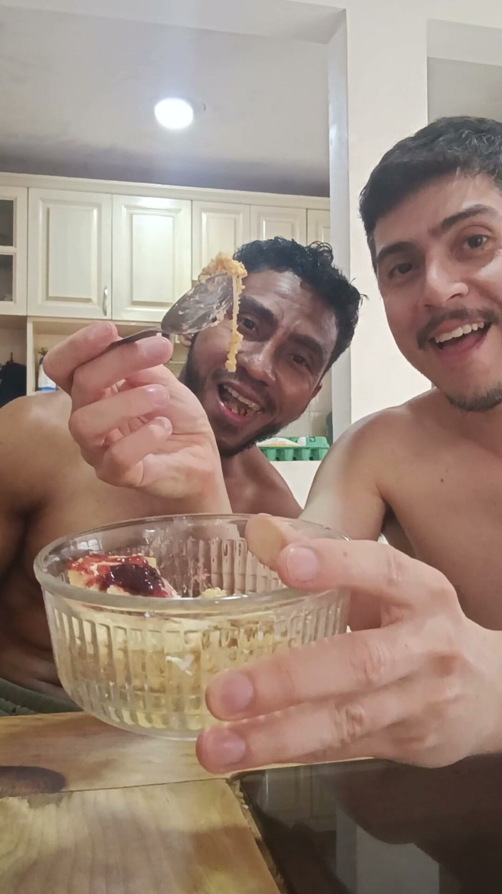 Tabasco Jake: I Cum on Cake and Eat It with My Friend