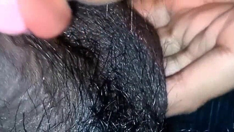 Shivanibaby: कुंवारी लड़की पहली बार चॉकलेट खाती है