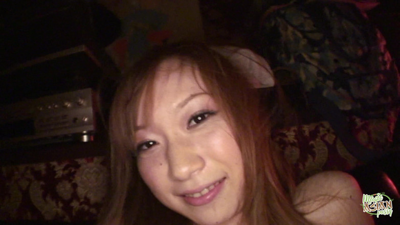 Magic Asian Pussy: Ze was naakt aan het naakten in dit hokje en...