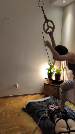FenekManul: Light Shibari Show