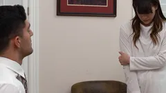 Hermanastro provoca y seduce a su hermanastra adolescente hasta que toma su virginidad - teamskeet