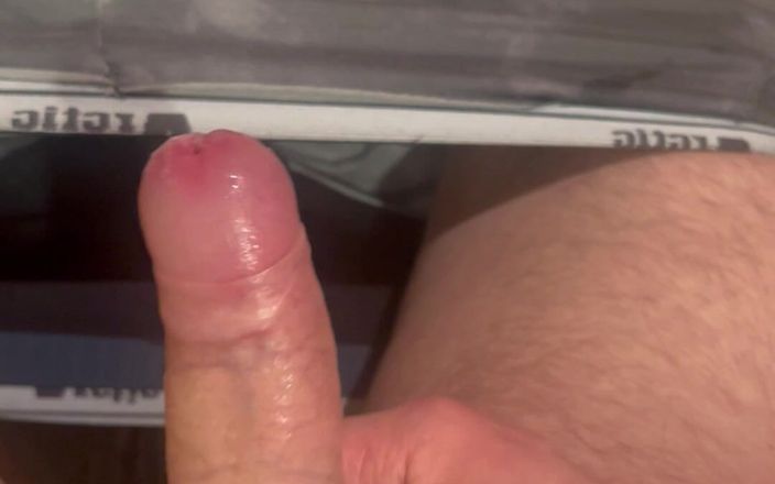 Young cum: शौचालय में मेरे लंड का हस्तमैथुन करना और उसे फिल्माना क्लोज अप