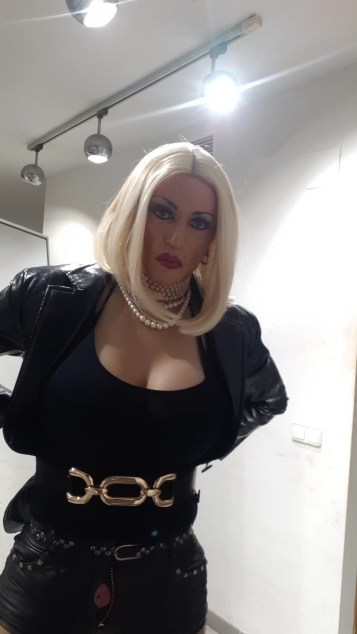 Tatiana Zorrita: Nadržená blondýnka. Vychutnat