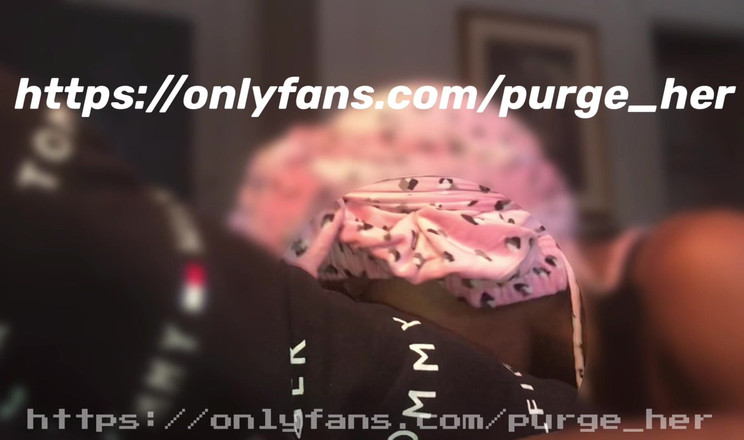 Purge_her: Chupa esta polla como si te la extrañaras