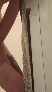 Instead of Doing the Laundry, I Started Masturbating Near the Washing Machine