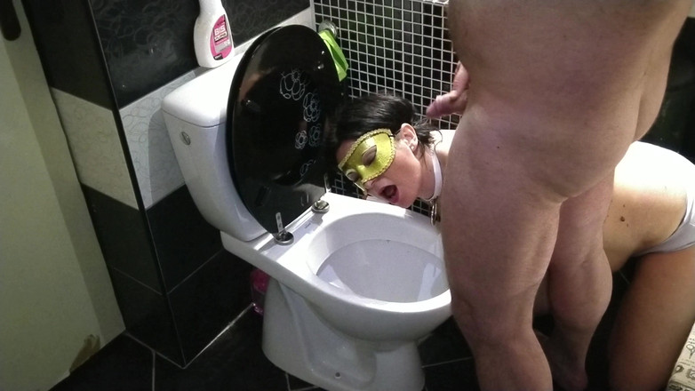 Toilet Mommy: 奴隶荡妇的嘴用作厕所