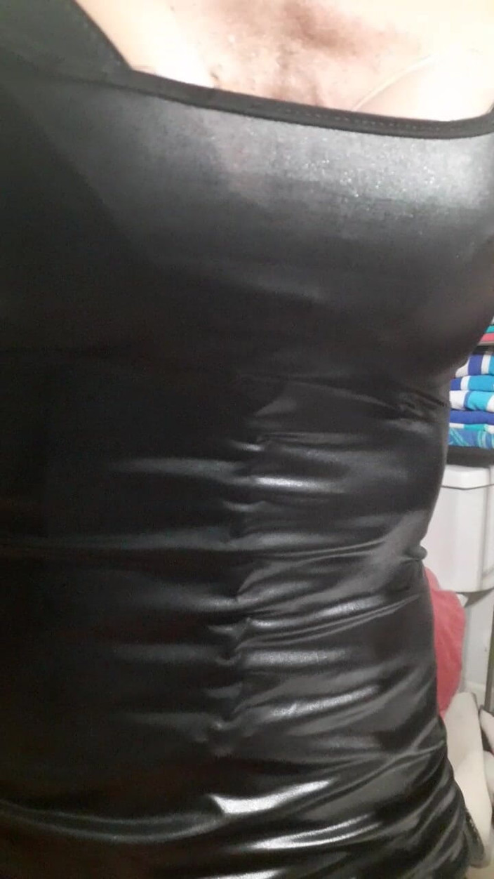 Crossdressers Cd Michelle wearing sexy lingerie: Cdmichelle przymierza różne stroje, a następnie zaczyna jeździć dildo podczas...