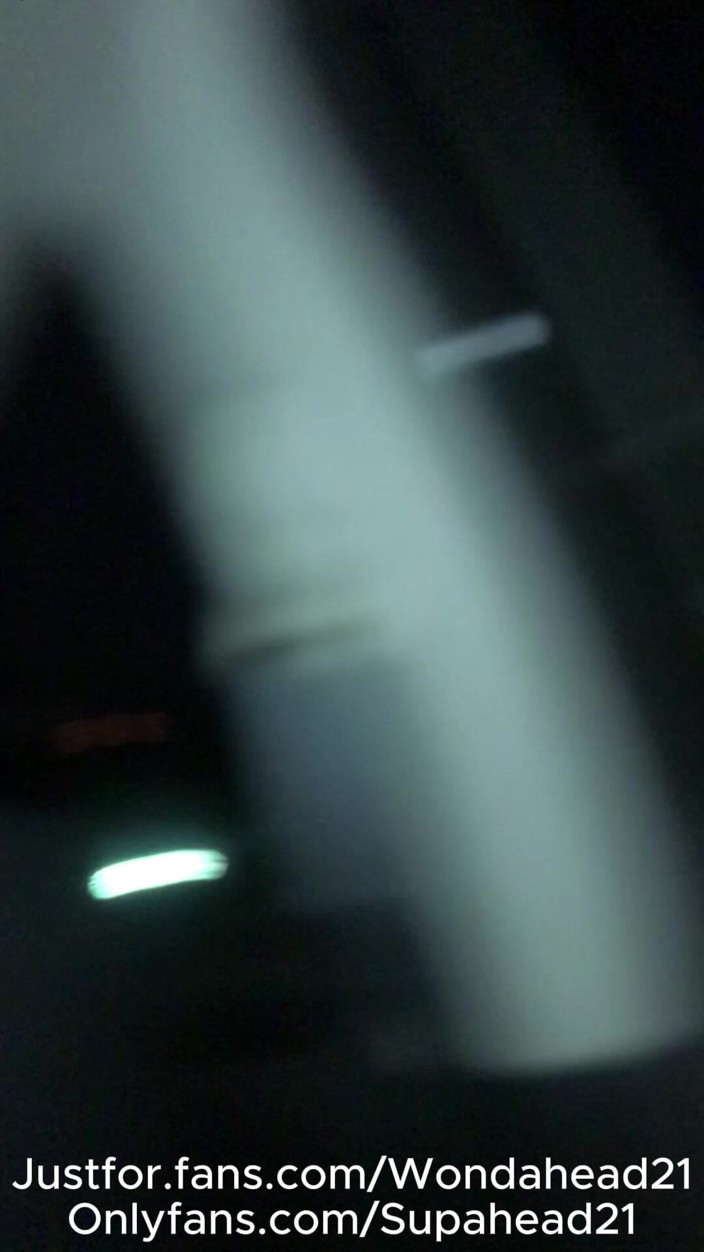 Wondahead21: Dva masivní ptáci jednu noc čokoládový rapper obchod a lehká kůže...