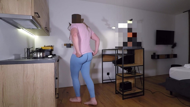 Lucas Nathan King: Honění, zatímco trans nevlastní sestra vaří