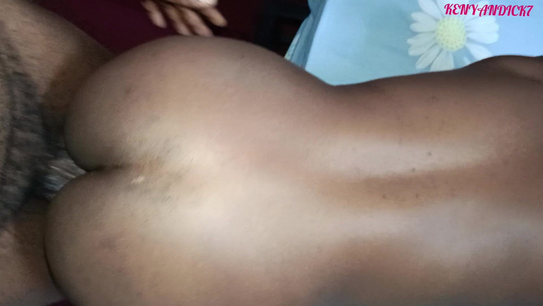 Kenyan Dick: कुत्ते शैली में कमबख्त आबनूस सुंदर चूत और क्रीम