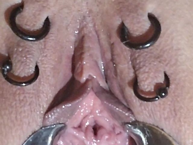 Sklavins Stretches Her Pisshole for Her Master! Part 2 (SklavinS)