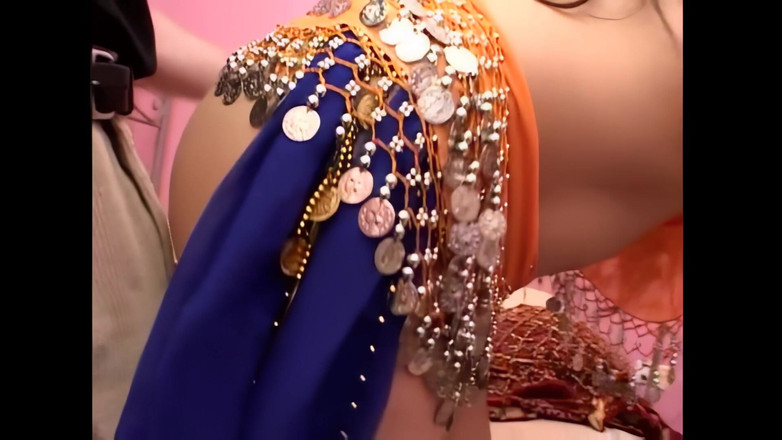 The Swingers & CO.: Hintli amatör çift yaramaz sikiş seanslarını filme alıyor