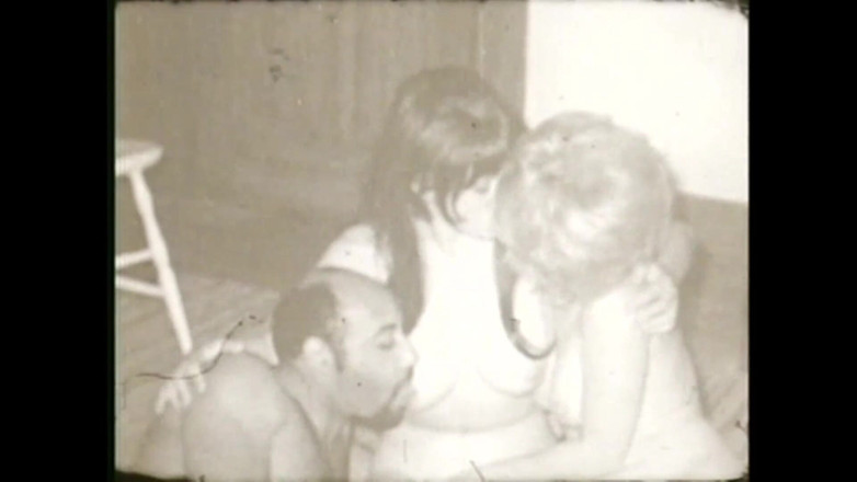 Vintage megastore: Pelacur Kecil yang Menjijikkan