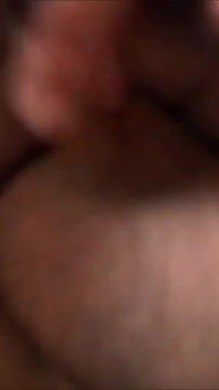 Amatérský sex ve sklepě domu mezi přáteli