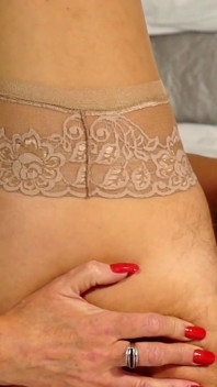 English Mature MILF with a Beautiful Hairy Pussy Masturbating