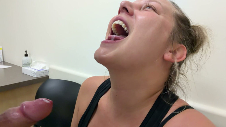 Mya Lane: Wizyta lekarza Sex oralny