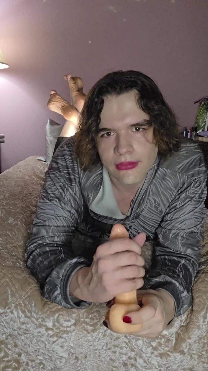 Miss Dimples: Nonbinary Femboy Faz Algum Treinamento Na Garganta Enquanto Faz "the Pose"