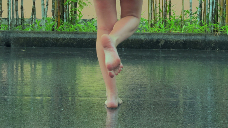 WildLonelyFlower: baarish men nange pair