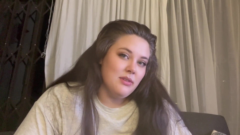 Aliceqii: BBW Masturbating Till Quivering Orgasm During Holidays