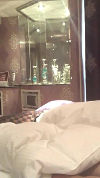 Videoclip sexual nostalgic la hotel al cuplului infidel
