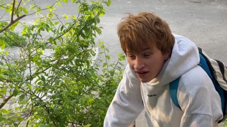 Ethan Lestray: Straight Guy Gets Mone From a Stranger on the Street...