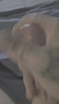 Buzz blast precum, kemudian membuang air mani tebal yang besar!